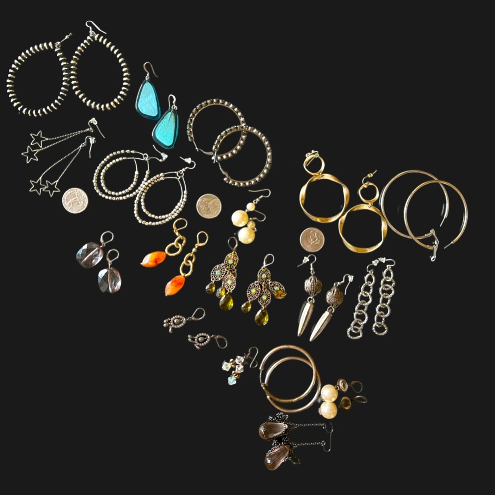 18 pairs of earrings